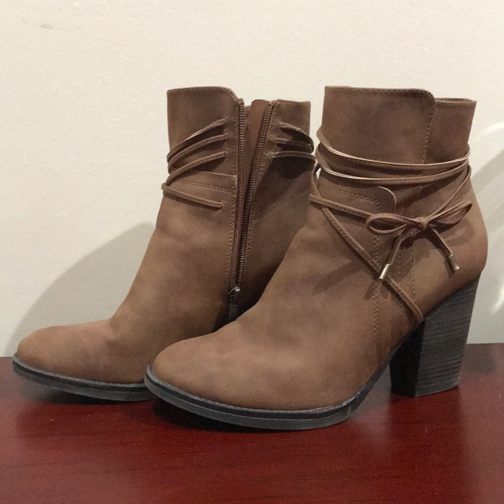High heel boots